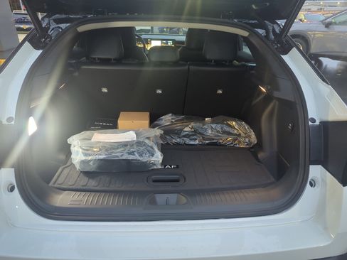 New 2026 Nissan Leaf Platinum+ w/ Cargo Package (Platinum+) image 28