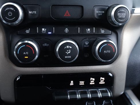 Used 2019 RAM 1500 Laramie w/ Sport Appearance Package RWD image 9