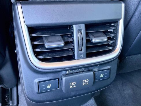Used 2022 Subaru Outback Limited image 32