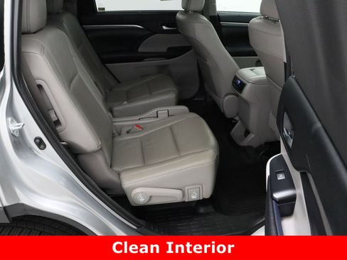 Used 2018 Toyota Highlander Limited image 40