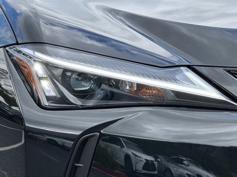 New 2026 Lexus UX 300h FWD image 10