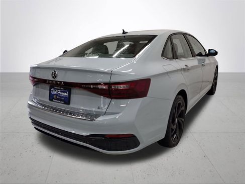 New 2026 Volkswagen Jetta SE image 12