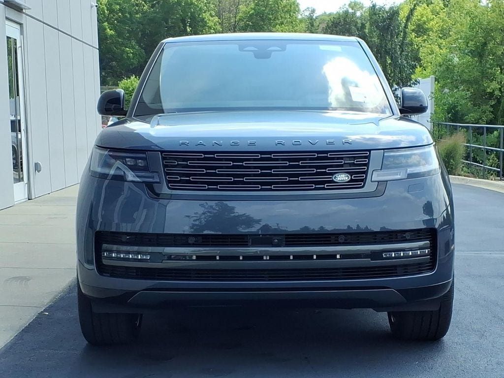 New 2026 Land Rover Range Rover Long Wheelbase SE AWD/4WD image 2