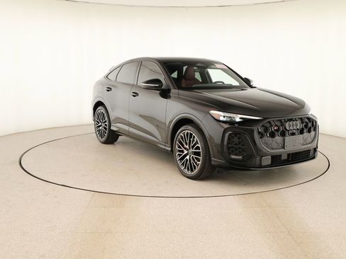 Certified 2025 Audi SQ5 Prestige image 10