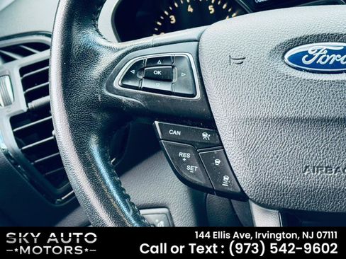 Used 2018 Ford Escape SEL w/ Ford Safe & Smart Package AWD/4WD image 15