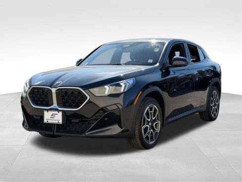 Used 2026 BMW X2 xDrive28i AWD/4WD image 3