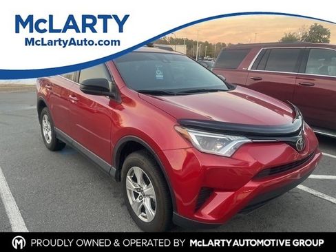 Used 2017 Toyota RAV4 LE image 1