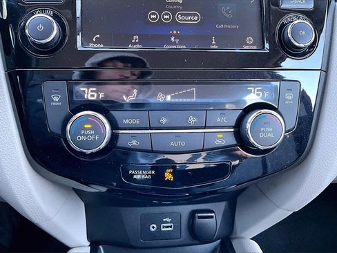 Used 2021 Nissan Rogue Sport SV image 14