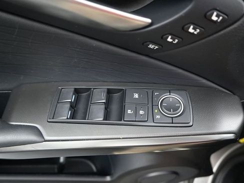 Used 2023 Lexus IS 350 F Sport RWD image 10