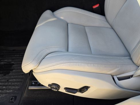 Certified 2023 Volvo XC60 B5 Ultimate w/ Climate Package image 37