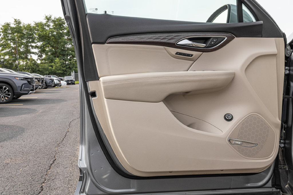 Used 2023 Buick Envision Avenir AWD/4WD image 28