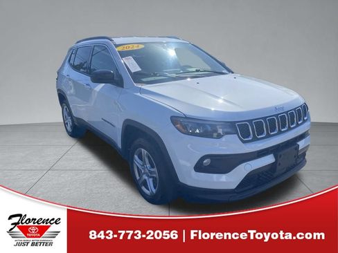 Used 2024 Jeep Compass Latitude AWD/4WD image 1