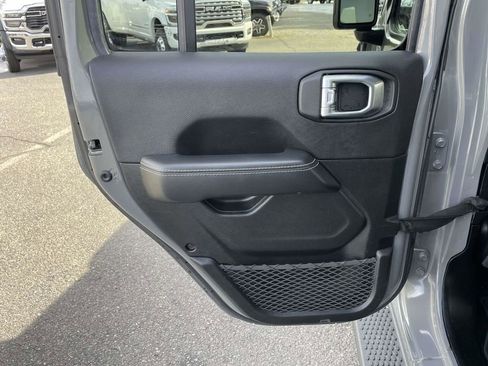 Used 2021 Jeep Wrangler Unlimited Sahara w/ Cold Weather Group image 20