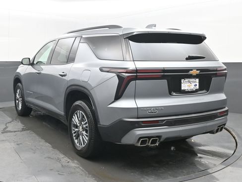 Certified 2025 Chevrolet Traverse LT image 8