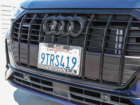 Used 2025 Audi Q3 2.0T Premium w/ Convenience Package image 5