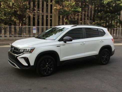 Used 2022 Volkswagen Taos S image 12