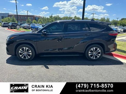 Used 2021 Toyota Highlander XLE FWD image 7