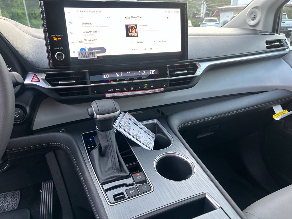 New 2026 Toyota Sienna XLE AWD/4WD image 17