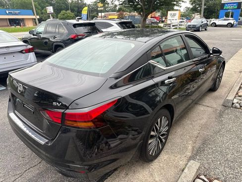 Used 2023 Nissan Altima 2.5 SV w/ SV Premium Package FWD image 6