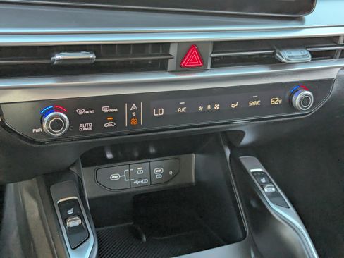 Certified 2025 Kia Sorento EX image 26