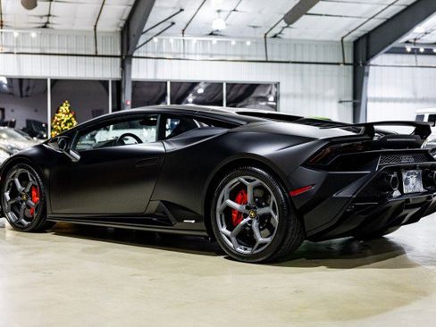 Used 2023 Lamborghini Huracan Tecnica image 4