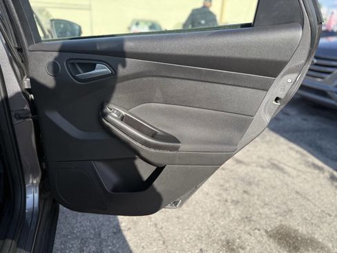 Used 2013 Ford Focus Titanium w/ Titanium Handling Pkg image 23