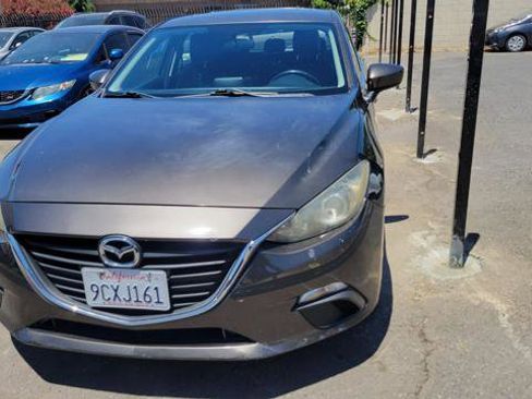 Used 2014 MAZDA MAZDA3 i Grand Touring image 2