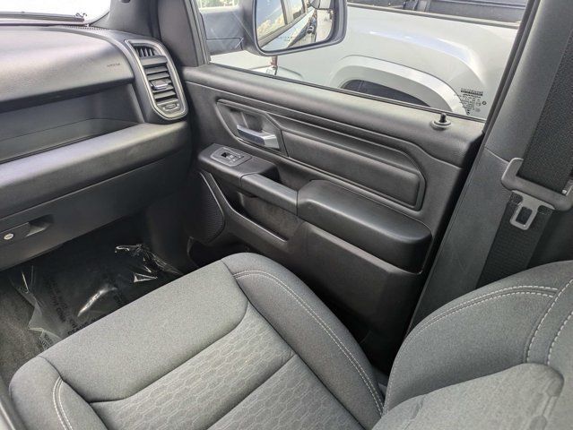 Used 2025 RAM 1500 Warlock AWD/4WD image 15
