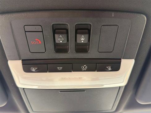 Used 2023 Mitsubishi Outlander AWD image 30