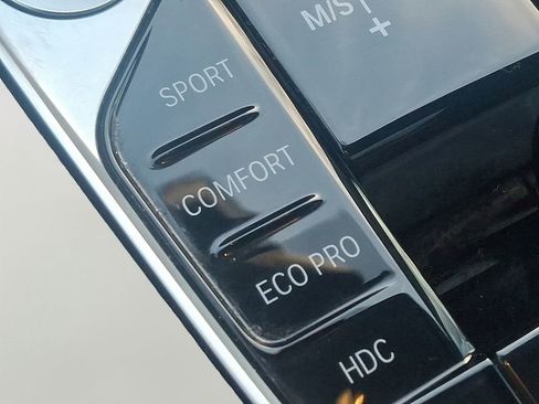 Certified 2022 BMW X5 xDrive40i w/ M Sport Package image 26