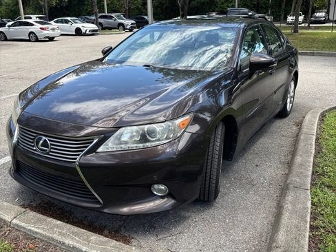 Used 2013 Lexus ES 300h FWD image 1