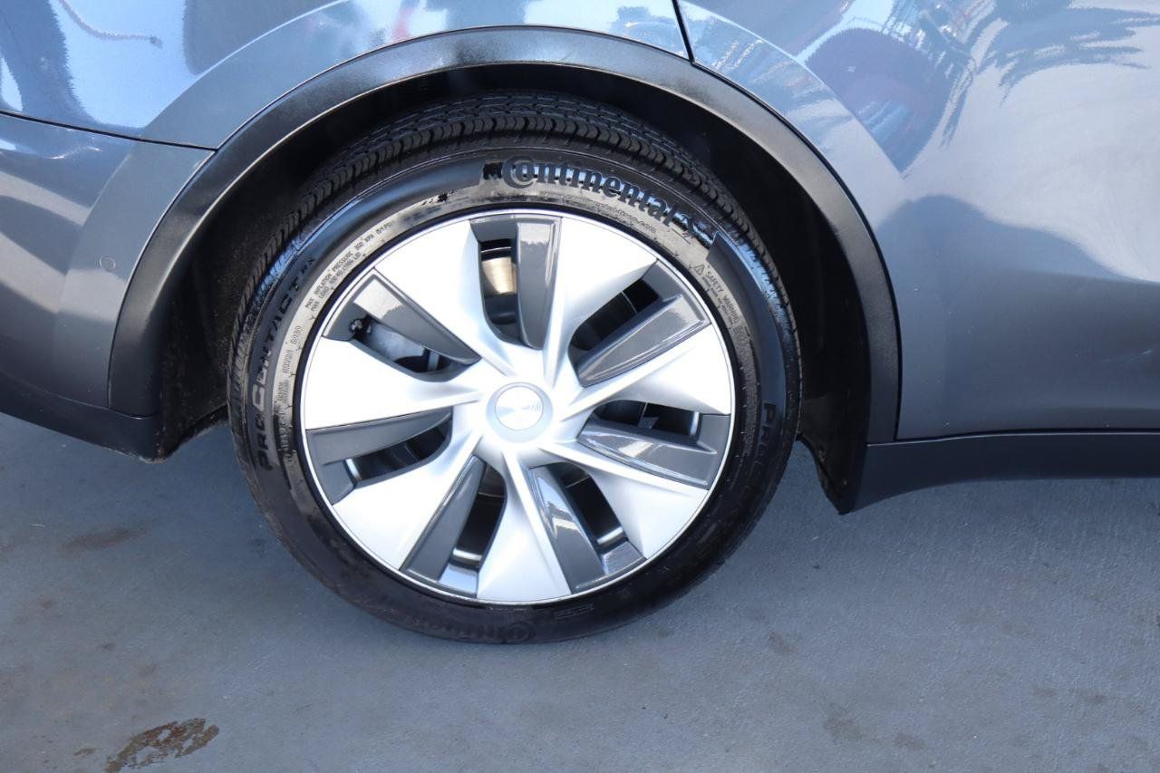 Used 2021 Tesla Model Y Long Range AWD/4WD image 5