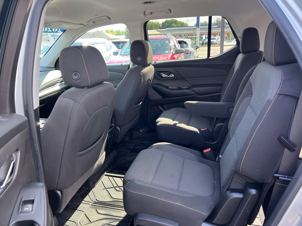 Used 2020 Chevrolet Traverse LT w/ Driver Confidence II Package AWD/4WD image 23