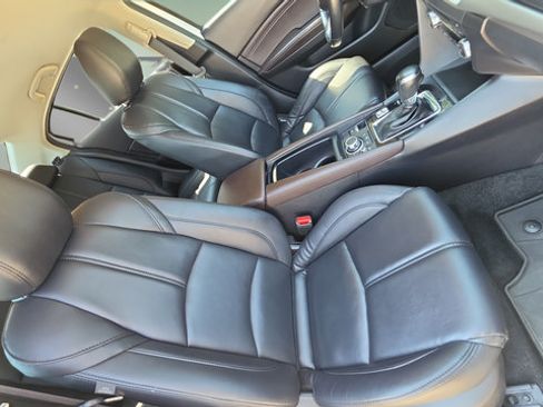 Used 2018 MAZDA MAZDA3 Touring FWD image 13