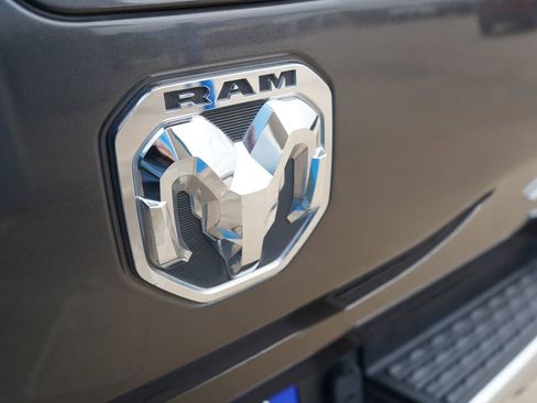 Used 2024 RAM 1500 Laramie AWD/4WD image 5