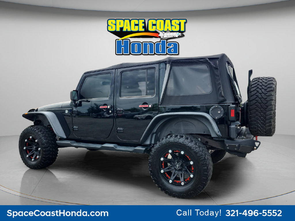 Used 2013 Jeep Wrangler Unlimited Sahara w/ Connectivity Group AWD/4WD image 5