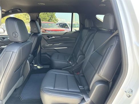 New 2026 Chevrolet Traverse LT w/ Driver Confidence Package image 25