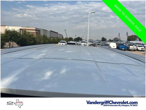 Used 2025 Chevrolet Suburban LT RWD image 7