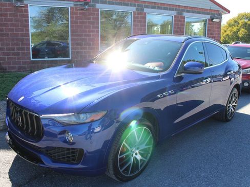 Used 2017 Maserati Levante S AWD/4WD image 2