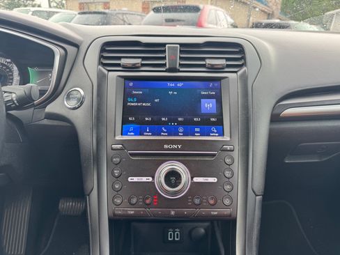 Used 2019 Ford Fusion Titanium AWD/4WD image 14