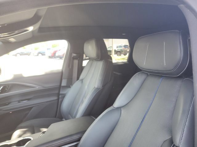 Certified 2024 Cadillac Lyriq Luxury RWD image 21