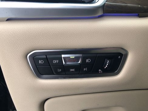 Used 2021 BMW X5 xDrive40i w/ Executive Package image 12