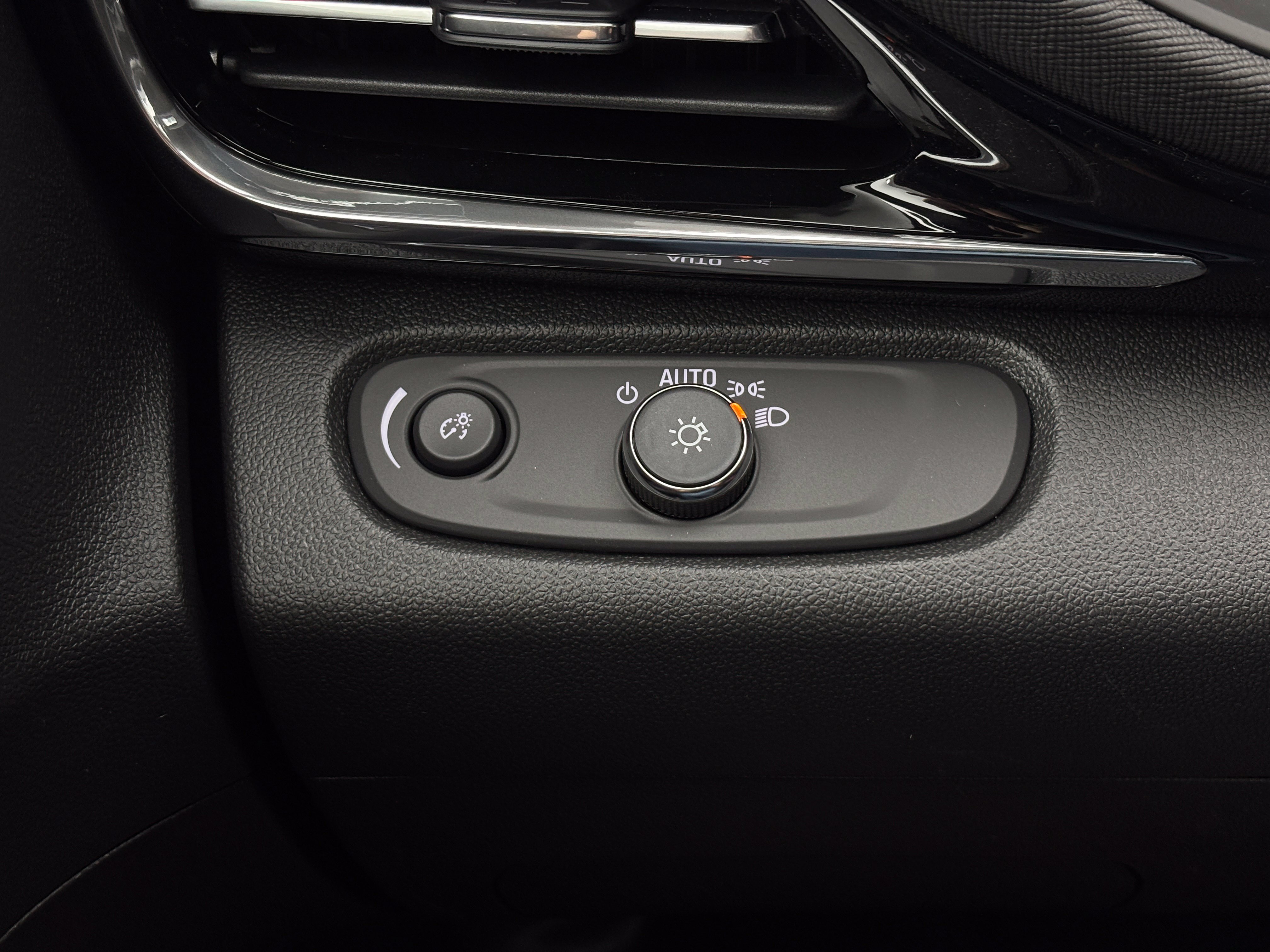 New 2026 Buick Envista Sport Touring w/ Convenience I Package FWD image 21
