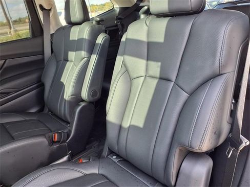 Certified 2025 Subaru Ascent Bronze Edition image 10