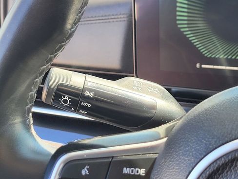 Used 2025 Kia Carnival image 29