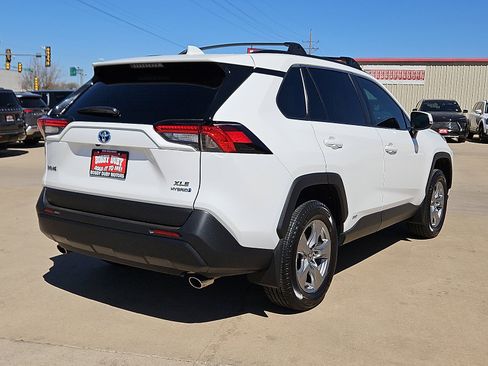 Used 2024 Toyota RAV4 XLE w/ Convenience Package image 3