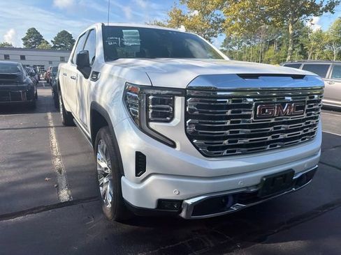 Used 2025 GMC Sierra 1500 Denali w/ Denali Reserve Package AWD/4WD image 2