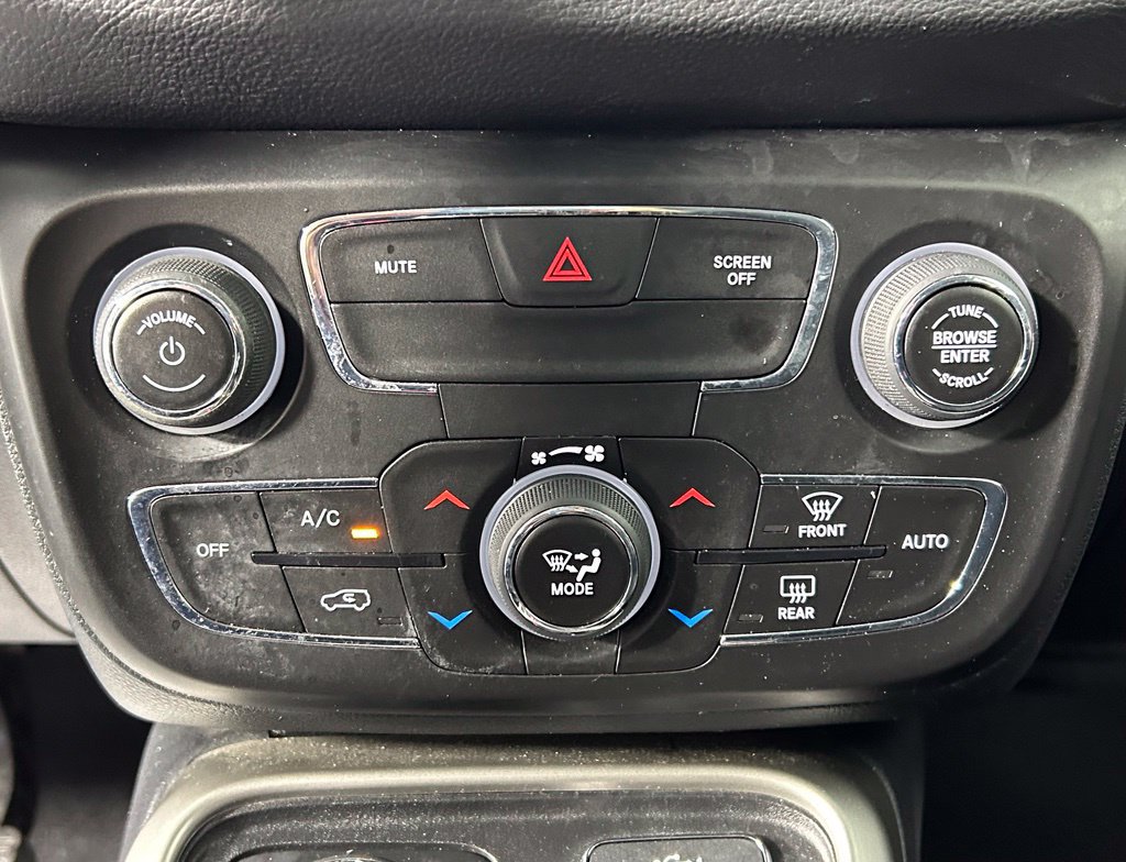 Used 2021 Jeep Compass Latitude w/ Convenience Group AWD/4WD image 17