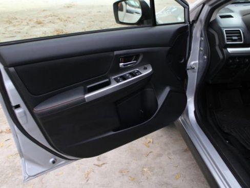 Used 2017 Subaru Crosstrek 2.0i Premium image 10