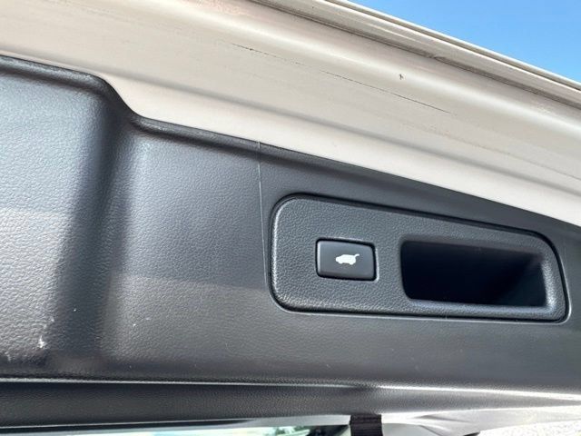Used 2015 Honda Pilot Touring image 12
